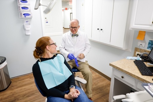 Lynchburg dentist Dr. Howard attending emergency d