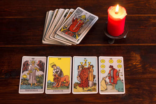 Camino de las Cartas Explorando el Tarot y la Fort
