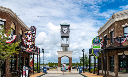 view-of-street-of-foley-alabama.jpg