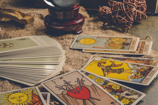 Esencias magicas cartas que muestran el destino y