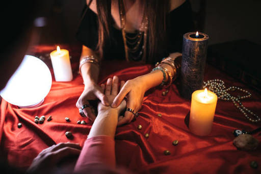 Amarres y el poder del tarot.jpg